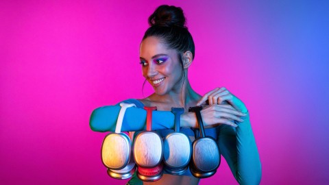 Music Sound Maxi2 Cuffie around-ear Maxi2 Bluetooth 5.0 : cuffie around-the-ear dal design moderno e colorato, che garantiscono un suono potente e bilanciato e un alto comfort d'utilizzo