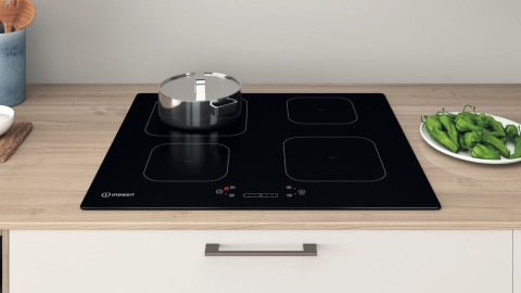 Indesit Piano cottura a induzione IS 83Q60 NE - IS 83Q60 NE