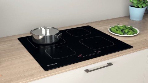 Indesit Piano cottura a induzione IS 83Q60 NE - IS 83Q60 NE