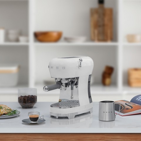 Smeg ECF02WHEU macchina per caffè Manuale Macchina per espresso 1,1 L
